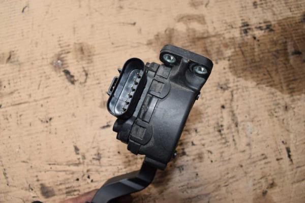 PEDALE DE GAZ FORD FIESTA / FUSION - Vue 2